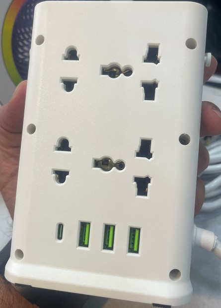 چندراهی برق مدل N86 با 8 پریز یونیورسال + 4 پورت USB (USB-C و USB-A) | توان 2500 وات | مناسب برای خانه و محل کار
